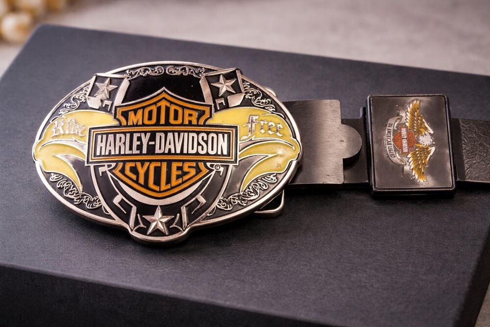 New Rare 2005 Harley Davidson Ride Free Motorcycles Buckle Bar & Shield Enamel